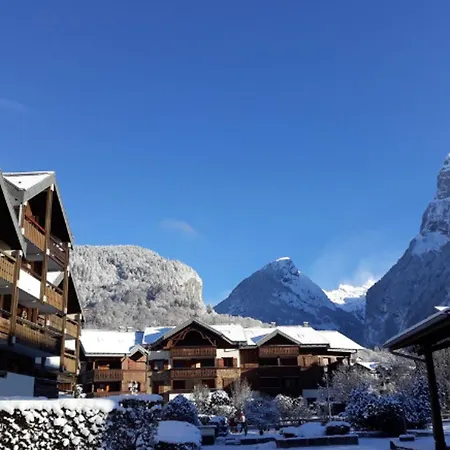 Apartment Avec Mezzanine Au Centre-village, 100m De Navette Ski, 4 Pers., Equipe Et Confortable - Fr-1-624-58 *